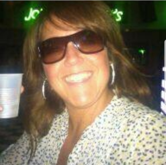 Meet your Posher, Rebecca - Picture 1 of 1